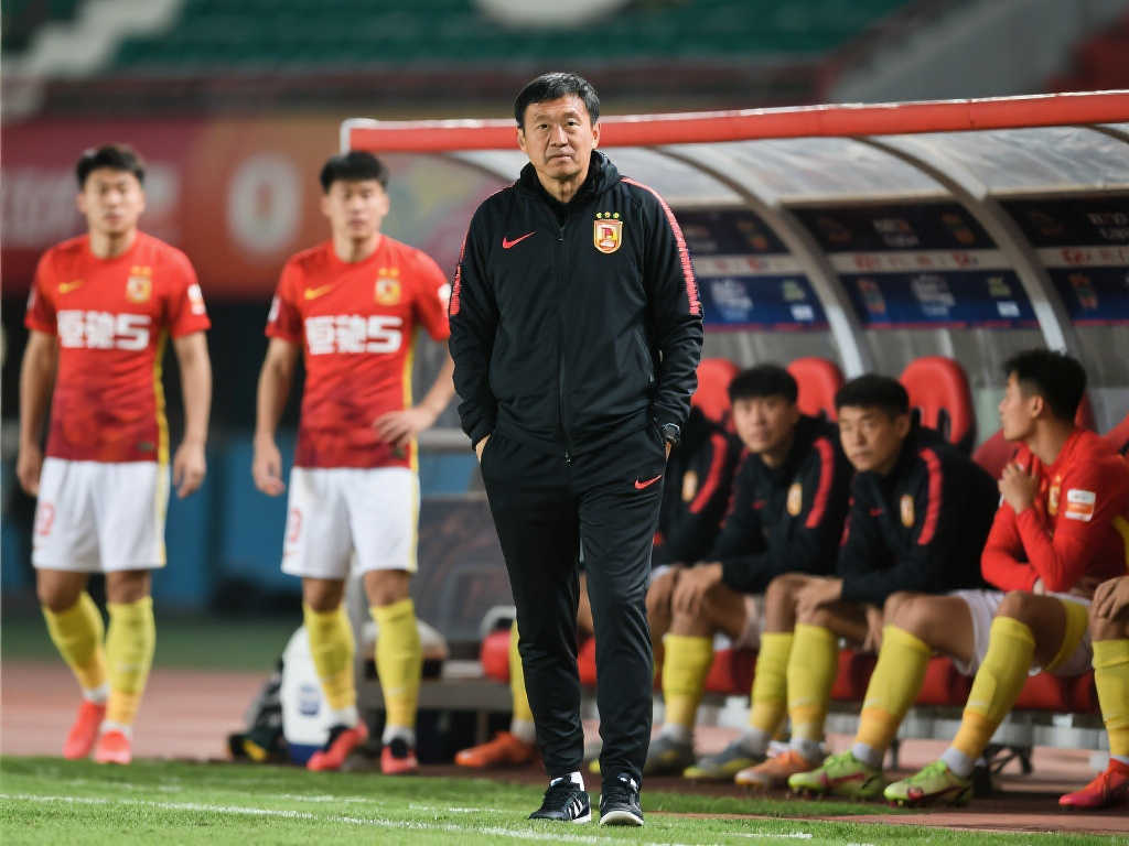 队协作和坚 队协作和坚